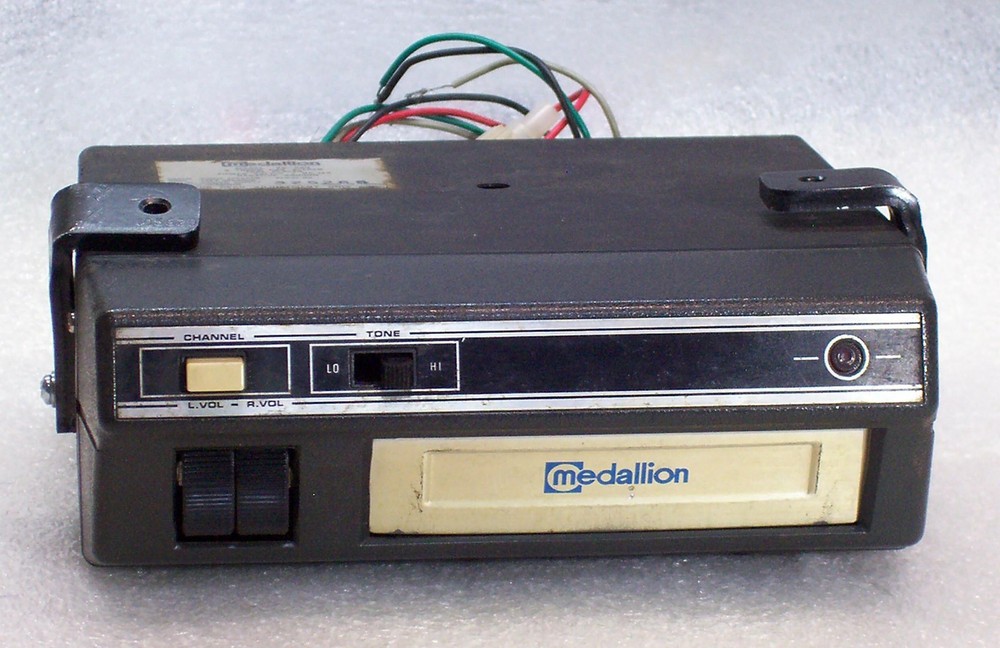 Medallion car truck rod 8-track player Nice working Condition See the video