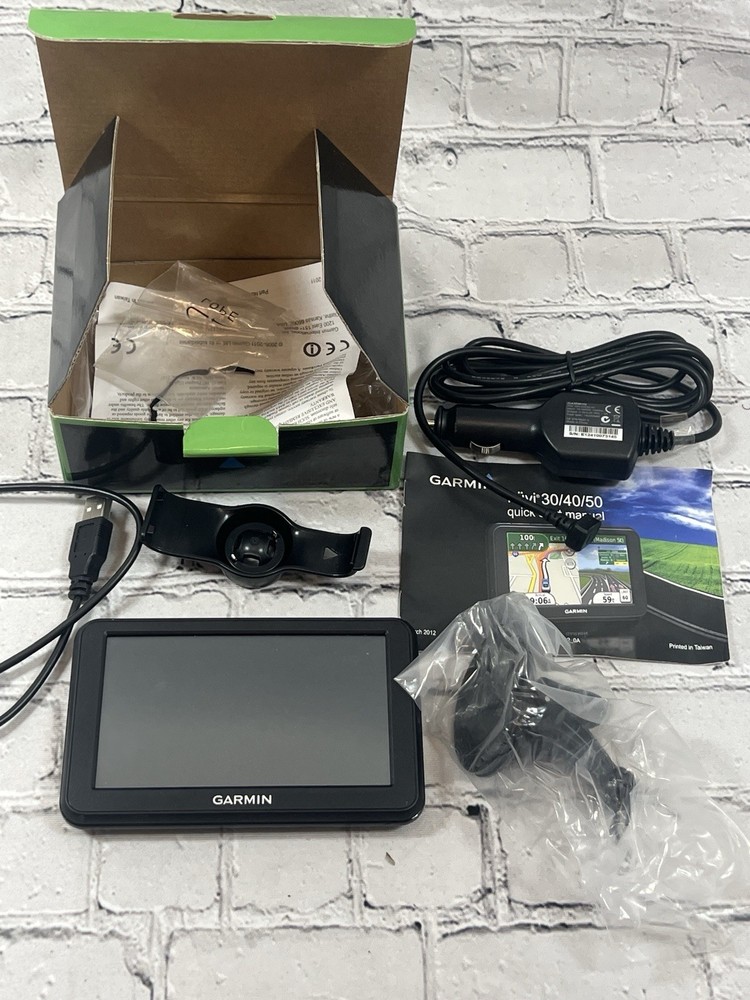 Garmin nüvi 50LM 5 inch Automotive In-Dash – Black GPS System NEW