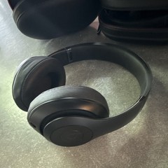 Beats Solo 4 Bluetooth Wireless On-Ear Headphones – Matte Black