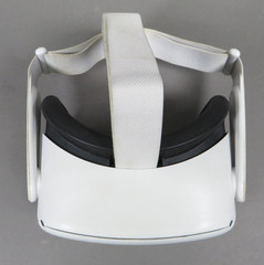 Meta Quest 2 128GB Standalone All-in-One VR Headset KW49CM