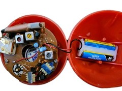 Vintage 1970’s Computron Strawberry Tunes Novelty AM Radio Made In Hong Kong