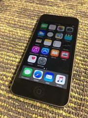 Apple iPod Touch 5th Generation Space Gray (16GB)