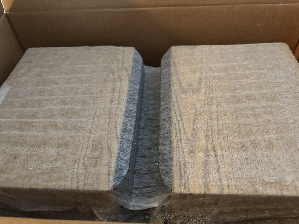 jbl j2050 New In Box Brown Oak Bookshelf Speakers (pair) .