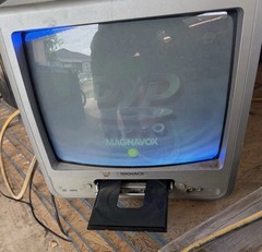 Magnavox MWC1306 CRT TV DVD Combo No Remote Free Shipping