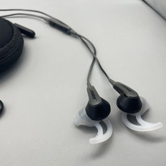 Bose SoundSport Wired 3.5mm Jack Earbuds In-ear Headphones Charcoal Earbuds