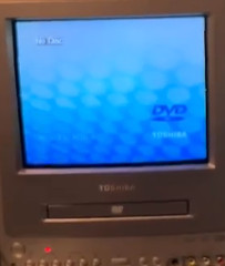 TOSHIBA | 9″ TV DVD COMBO ✪NOS✪ MD9DP1 RARE RETIRED PORTABLE 12V DC 120V AC CRT