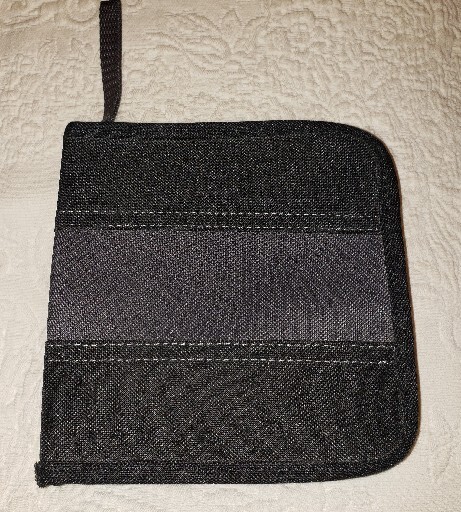 IKEA CD/DVD Case Black Holder Wallet Portfolio Zip Around 1999 Made In Vietnam