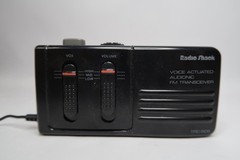 Radio Shack TRC-508 Voice Actuated Audionic FM Transceiver Pair w/ Earpieces A30