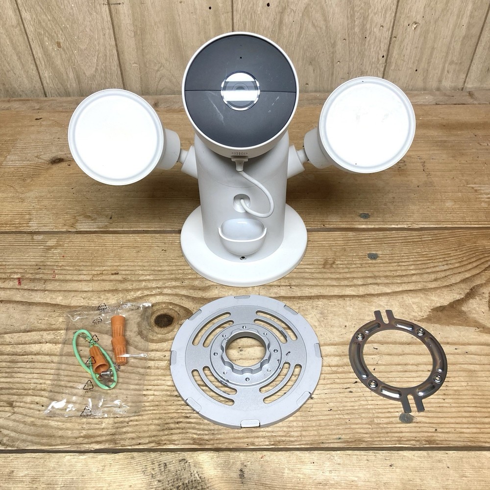Google Nest Cam with Floodlight Outdoor Camera, 1 Count (G3AL9/ GPLE9) UNTESTED