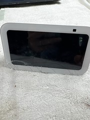 Amazon Echo Show 5 (3rd Gen) Model H97N6S Black – 💔Cracked Screen WORKS