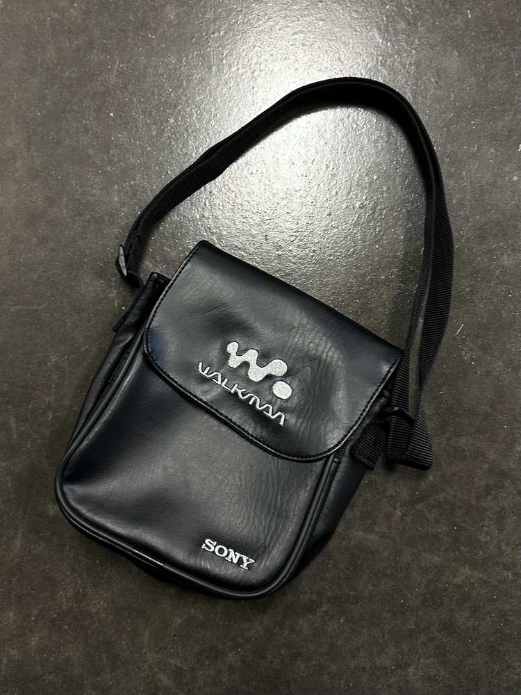 Sony Walkman 2000’s Y2K Portable CD Player carrying case With 2 Pockets