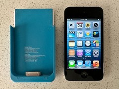 Apple iPod touch 4th Generation 8GB, Black with external battery – tested A1367