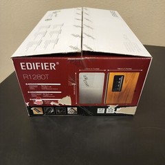 Edifier R1280T Powered 2.0 Bookshelf Speakers Dual RCA inputs Wood Scratch &Dent