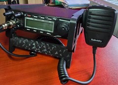 Radioddity QT80 (Anytone AT-6666 Pro) Side Rails with Flip Stand+Mic Holder