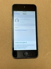 Apple iPod touch 5th Generation Space Gray (32 GB)