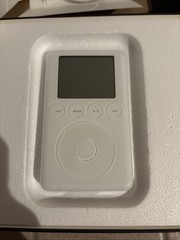 Apple iPod 3rd Generation 15GB w/ Original Box