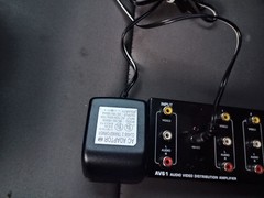 XANTECH AV61 6-Way A/V Audio Video Distribution Amplifier with charger