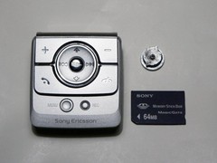 Sony Ericsson Bluetooth Music Handsfree HBM-30 with Memory Stick Duo 64MB