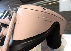 Meta Quest 2 128GB Standalone All-in-One VR Headset KW49CM