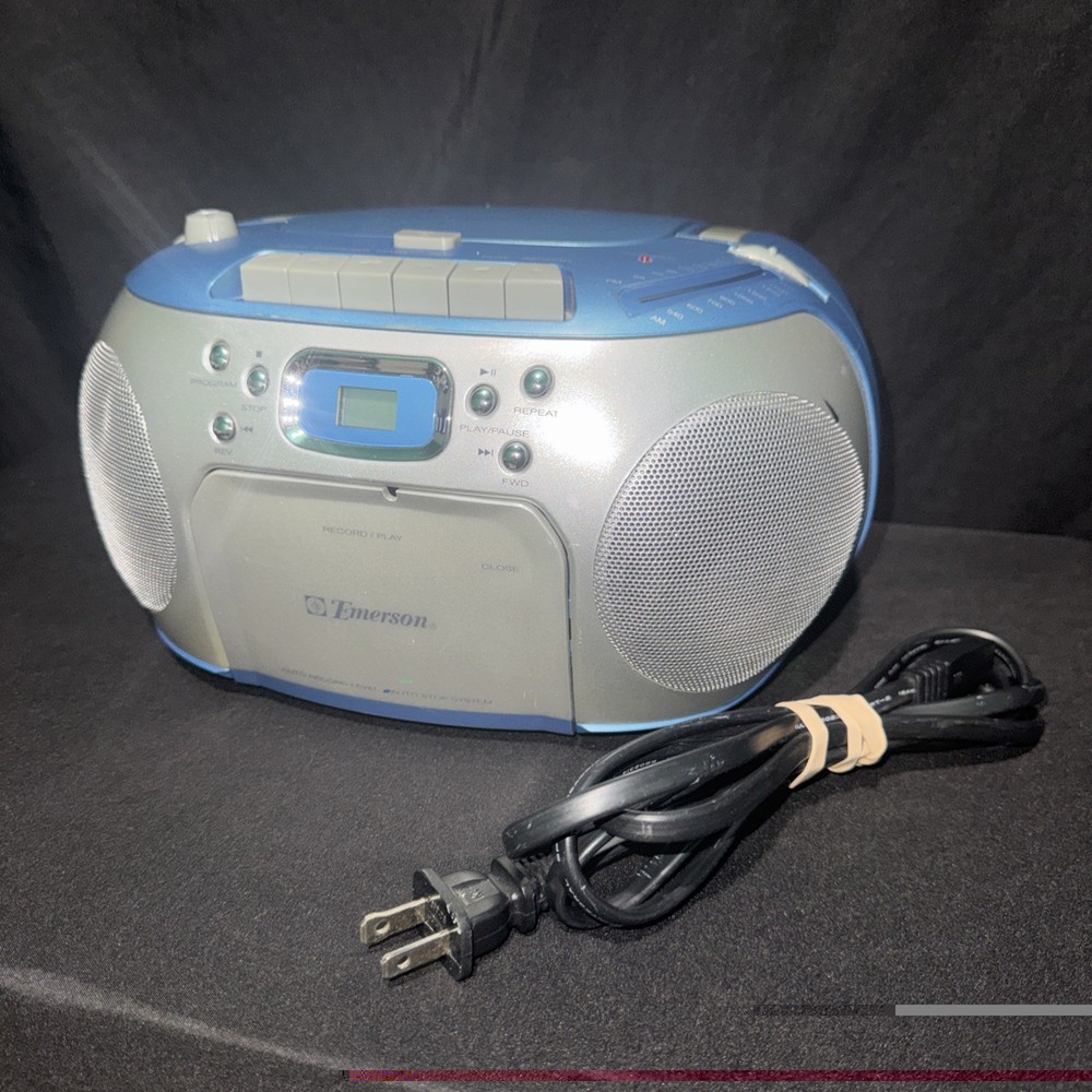 Y2K 2000s Emerson Sky Blue Radio CD Cassette – CASSETTE NEEDS WORK -READ DESC