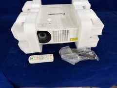 Panasonic PT-VMZ50-U7 5000 Lumen WUXGA Laser LCD Projector LAMP HOURS 2003-3999
