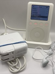 Apple iPod Classic 3rd Generation A1040 40GB Music Player Tested Works READ