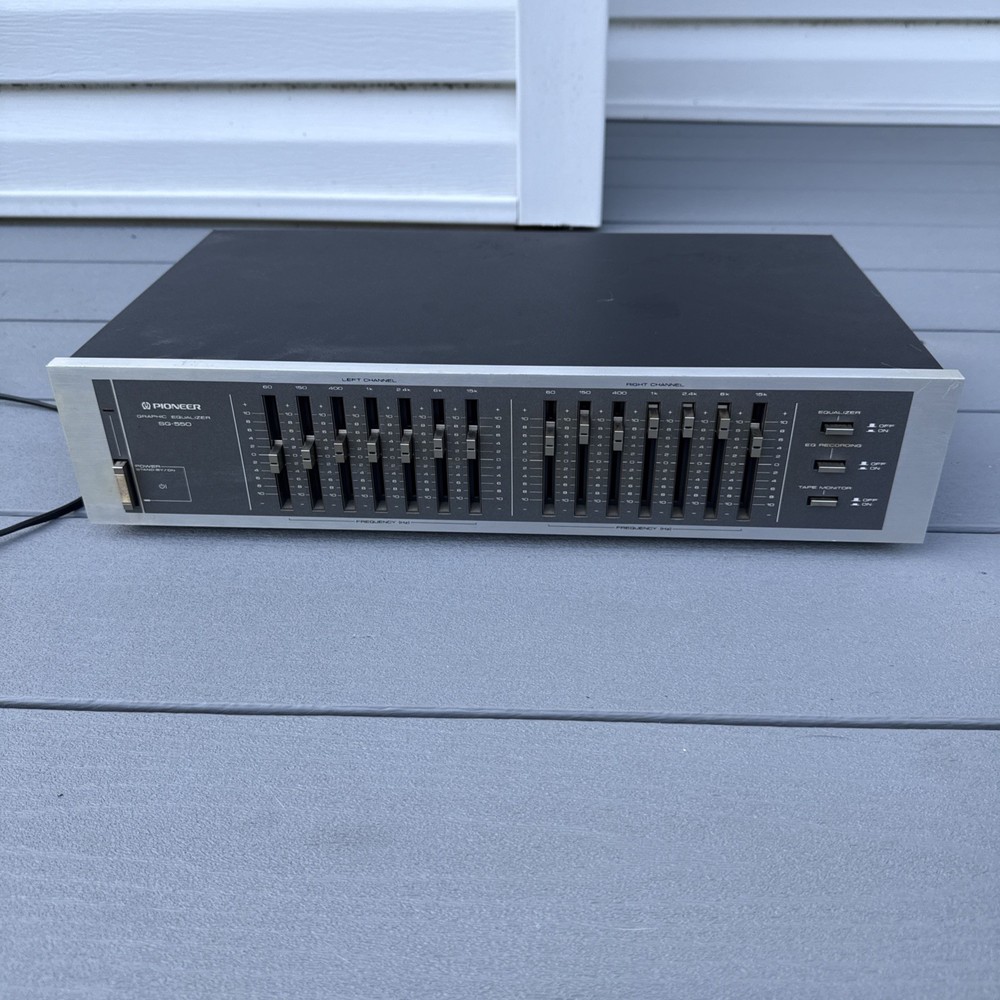 Vintage PIONEER SG-550 GRAPHIC EQUALIZER Japan Powers On