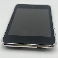 Apple iPod Touch 3rd Gen A1318 – 32GB Black – TESTED
