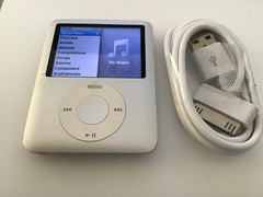 Apple iPod Nano 3rd Generation 8 GB . New Battery installed