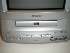 Vintage 2003 Memorex MVD2009CB Portable 9″ CRT Color TV/DVD Combo