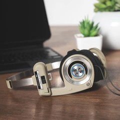Limited Edition Retro On-Ear Headphones with In-Line Microphone & Carry Case