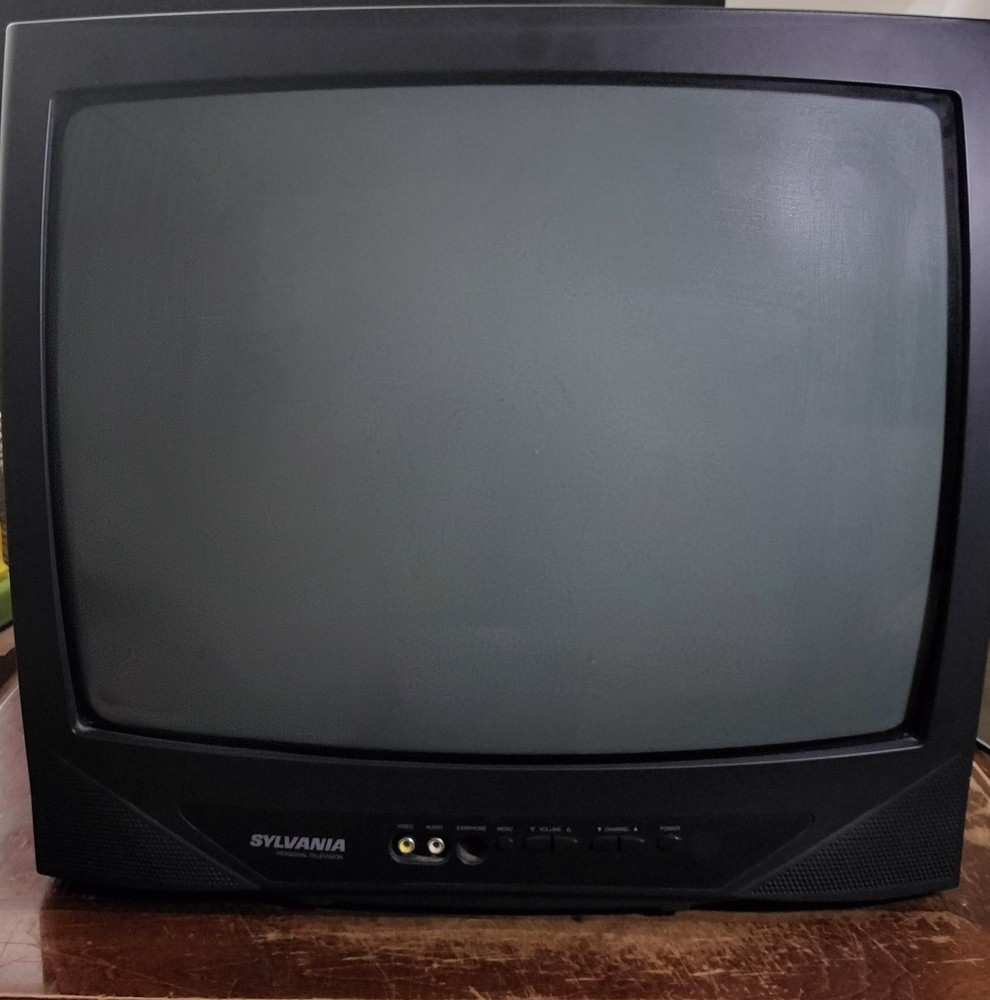 Sylvania SRT2319 SRT2319A 19″ CRT Retro Video Game Gaming TV Tested Works Great!