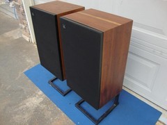 Awesome JBL L110 3-Way Vintage Floor Speakers – Reconditioned