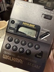 Sony Dolby WM-FX43 Auto Reverse AM/FM Walkman Radio w/Alarm * Radio-Yes/Tape No