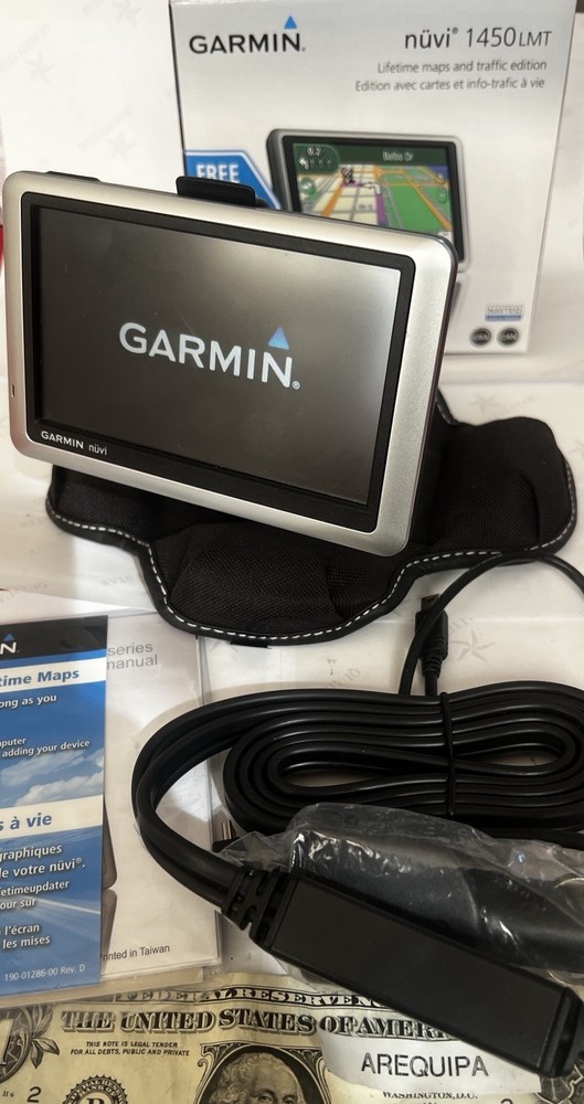 Garmin nüvi 1450 LMT GPS Navigator Lifetime Maps W/beanbag Dash Mount 5” bundle