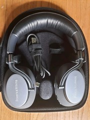 Bowers & Wilkins Wireless PX Headphones Space Gray Noise Cancelling Bluetooth