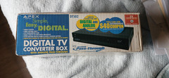 APEX DT502 Digital-to-Analog DTV Converter Box w/Remote Control – Open Box
