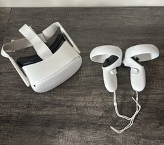 Meta Quest 2 128 GIG Standalone VR Headset w/ Controllers & Box,