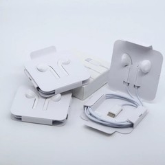 White USB-C Wired Earbuds with Built-In Mic Double Earpieces for IP 15 – 17