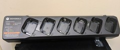 MOTOROLA PMLN6387A MULTI UNIT CHARGER STATION 6 SLOT DOCK