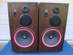 Awesome Cerwin Vega VS-150, 3-way Floor Speaker w/ 15″ Woofers – Reconditioned
