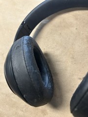 Beats By Dr. Dre Beats Studio3 Wireless Over-Ear Headphones Matte Black Tested