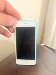 Apple iPod touch 5th Generation Silver/Black (16 GB)