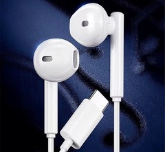 White USB-C Wired Earbuds with Built-In Mic Double Earpieces for IP 15 – 17