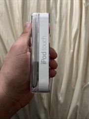 New Sealed iPod Touch 4th Gen 32GB 64GB Black White Free Shipping NEW BATTERY