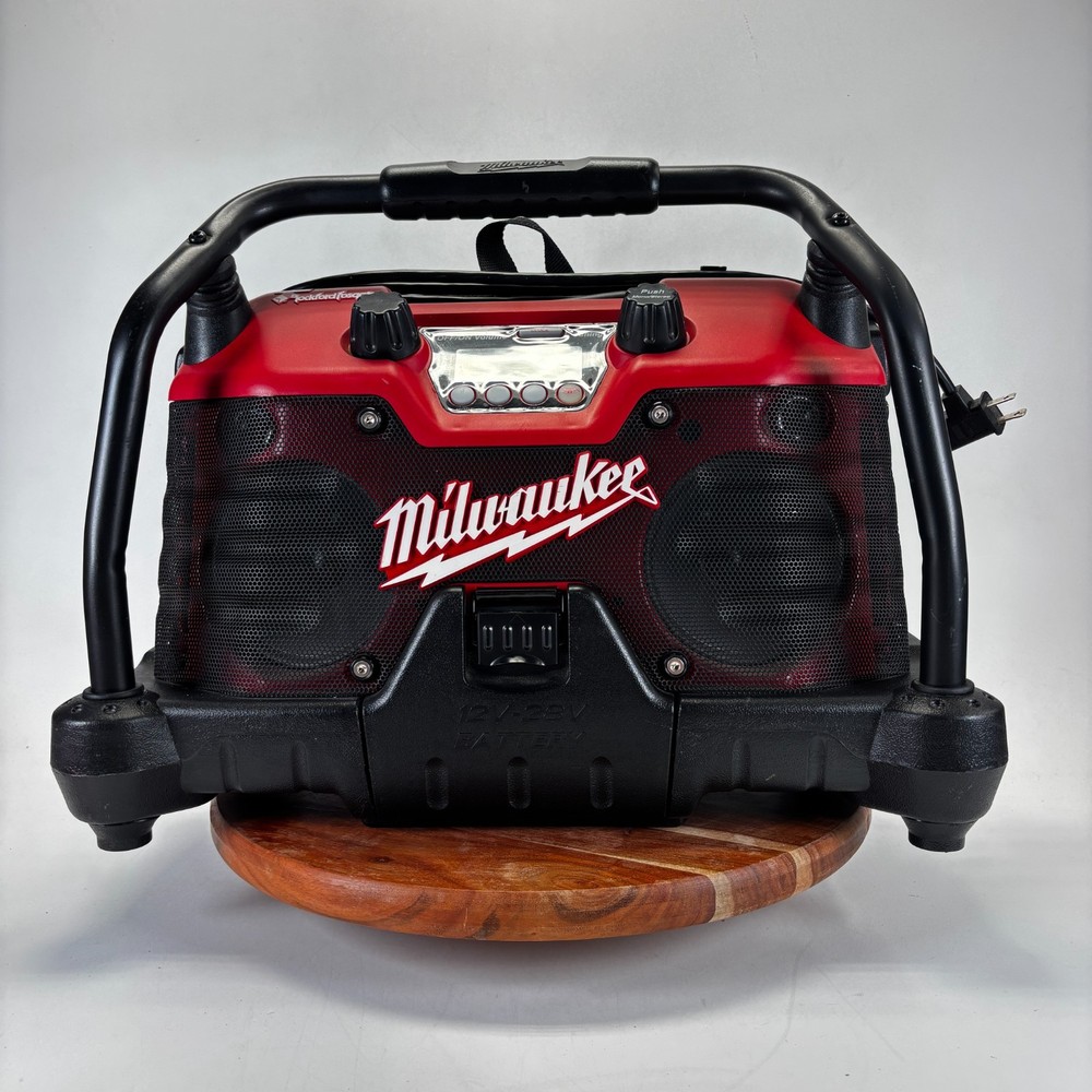 Milwaukee Job Site Radio 49-24-0280 HEAVY DUTY Powered By Rockford Fosgate