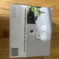 3-in-1 SmartCam Floodlight Charger and Mount for SimpliSafe Noorio B210 Wyze Cam