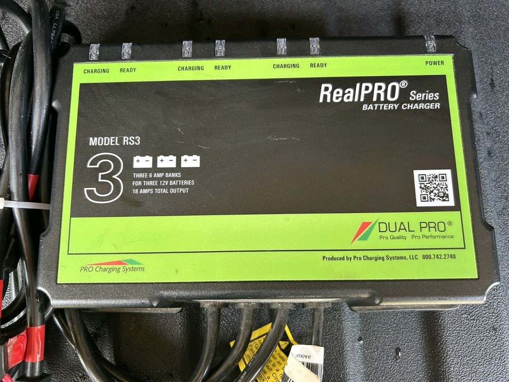 Realpro Rs3 Battery Charger, Wet Cell, Amg, Lithium. Triple Bank Excellent Used