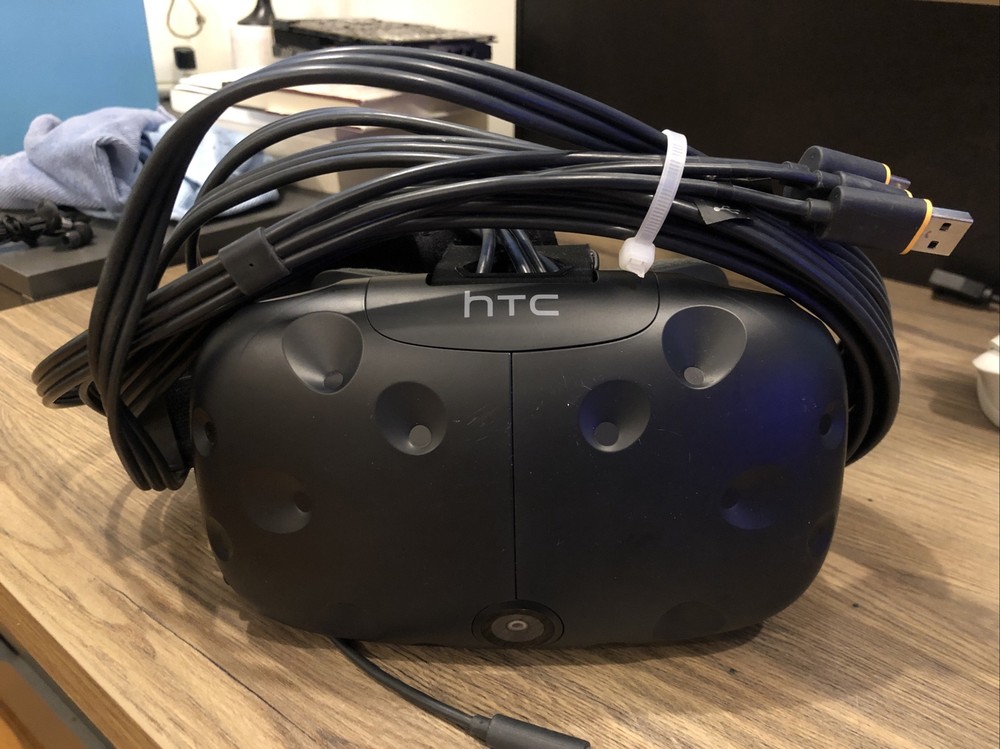 🔥 HTC Vive Virtual Reality Headset – Headset ONLY