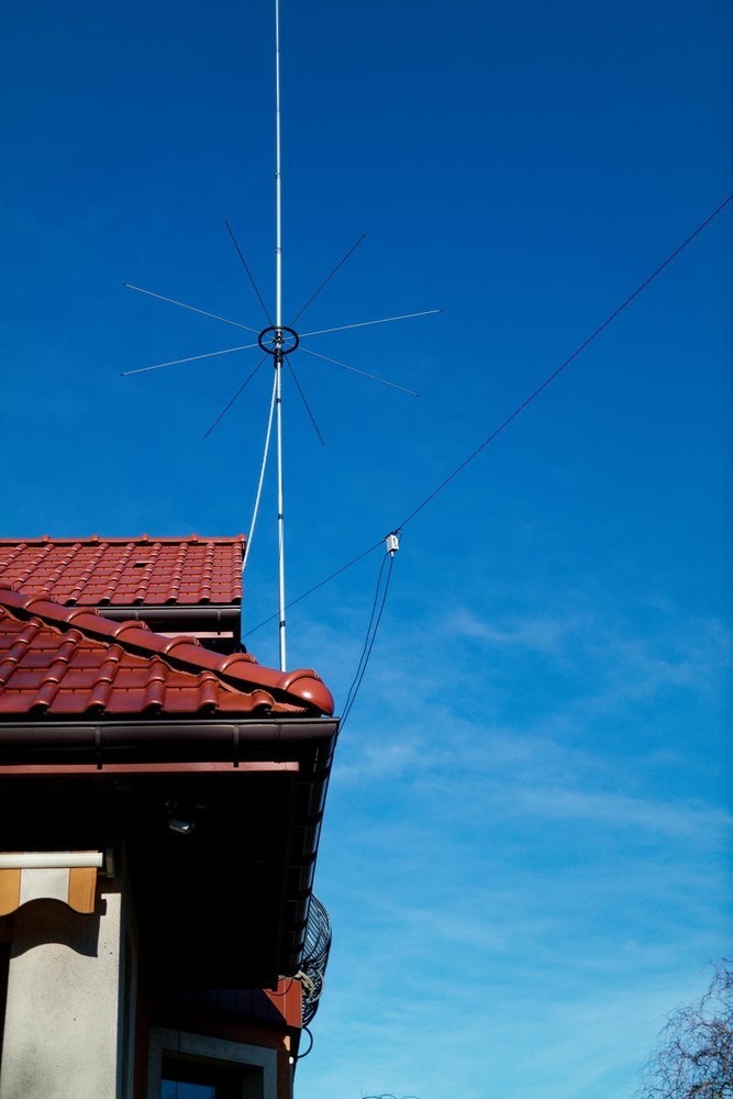 Sirio 827 5/8 Wave 10M/CB Base Antenna With Anti-Vibration Ring